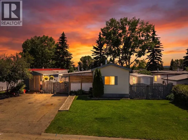 27 Hearthstone Drive, Lacombe, Alberta T4L1R2