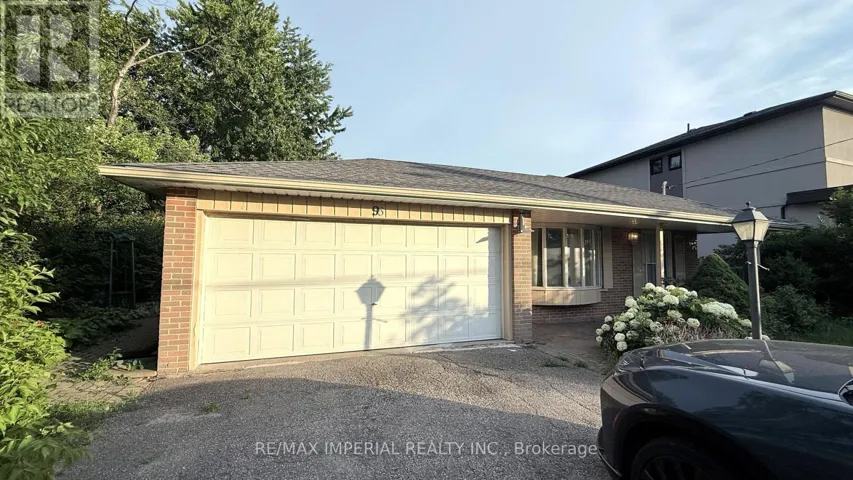 95 PLEASANT VIEW DRIVE, Toronto (Pleasant View), Ontario M2J3R2