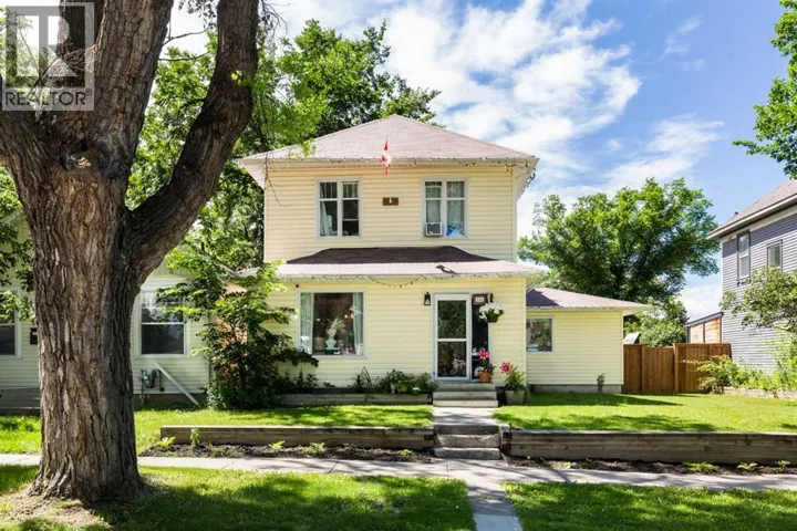 910 8 Street S, Lethbridge, Alberta T1J2K8