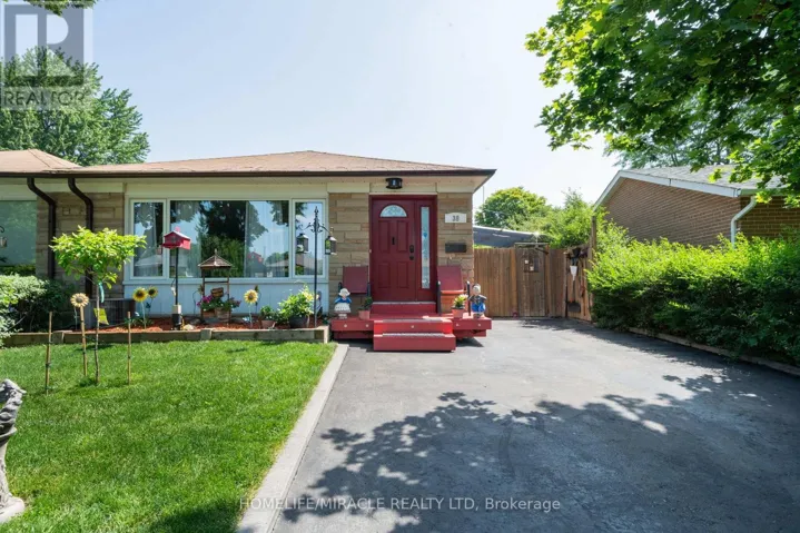 38 ASCOT AVENUE, Brampton (Avondale), Ontario L6T2P6