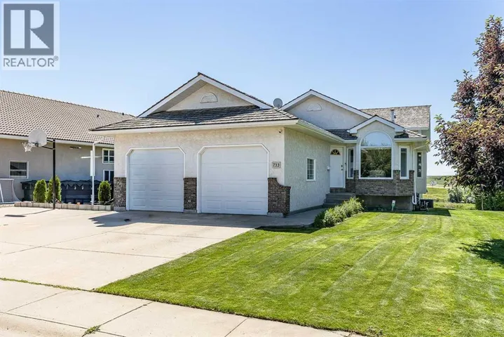 733 Taylor Road SE, Medicine Hat, Alberta T1B4A5