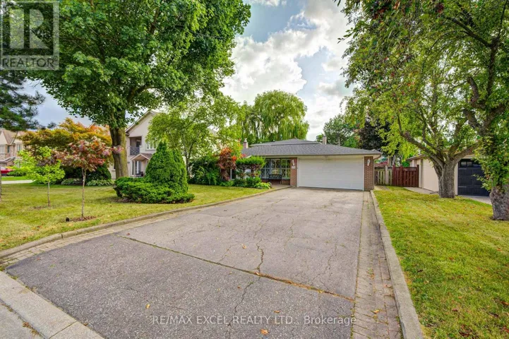 108 BABCOMBE DRIVE, Markham (Bayview Glen), Ontario L3T1N1