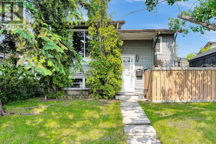 215 ERIN WOODS Drive SE, Calgary, Alberta T2B2V7