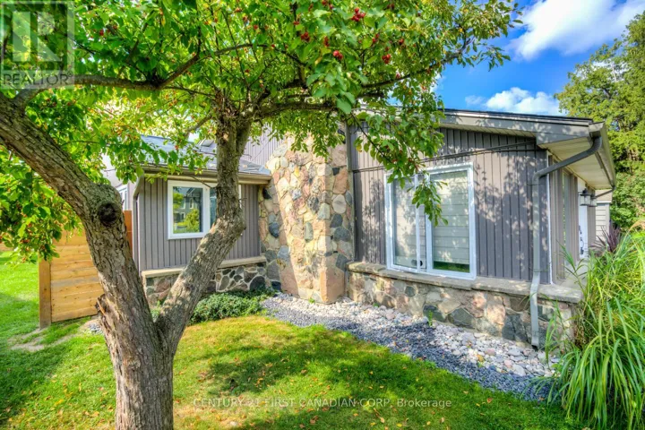 7585 BIDDULPH STREET, Lambton Shores (Port Franks), Ontario N0M2L0