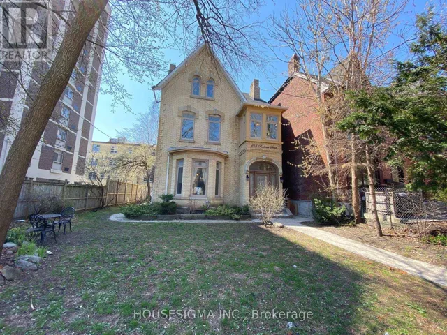UPPER #3 - 104 PEMBROKE STREET, Toronto (Moss Park), Ontario M5A2N8