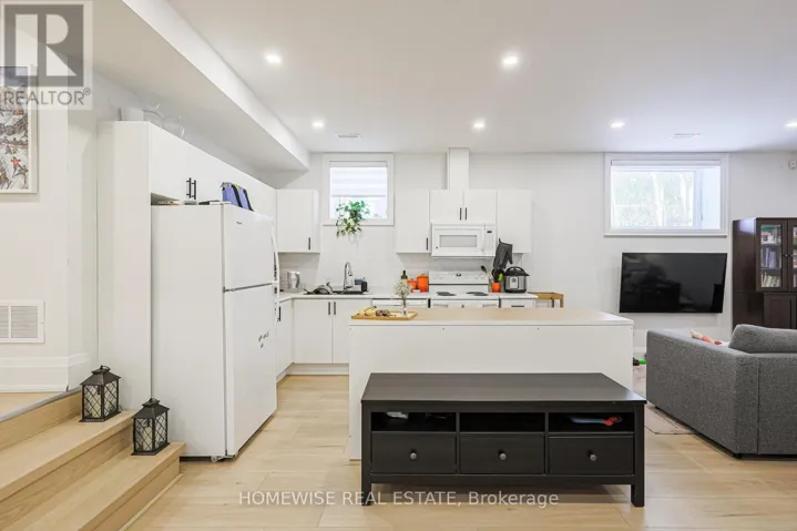 93 GORMAN PARK ROAD, Toronto (Clanton Park), Ontario M3H3K6