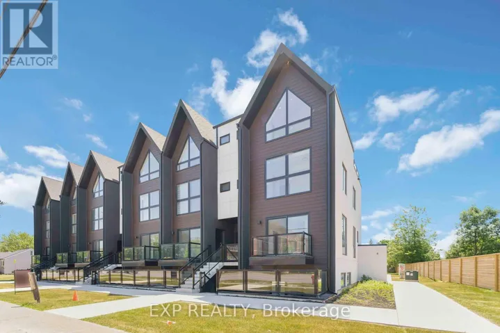 306 - 7277 WILSON CRESCENT, Niagara Falls (Oldfield), Ontario L2G4R8