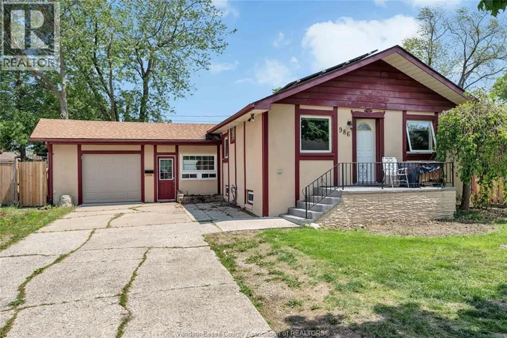 986 EASTLAWN, Windsor, Ontario N8S3H9