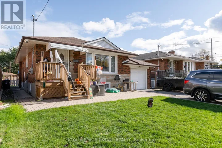 5 BARLOW ROAD, Toronto (Woburn), Ontario M1G2B3