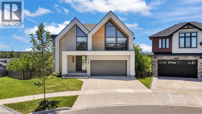 920 THOMAS PEDDER Court, Kitchener, Ontario N2P0C2