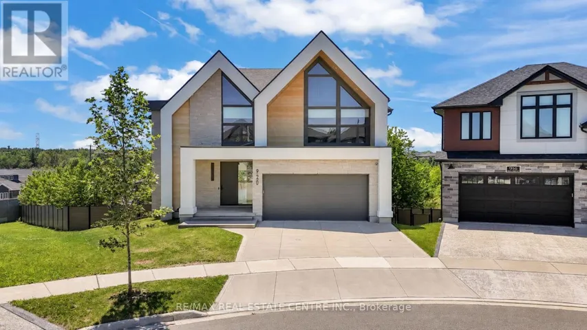 920 THOMAS PEDDER COURT, Kitchener, Ontario N2P0C2