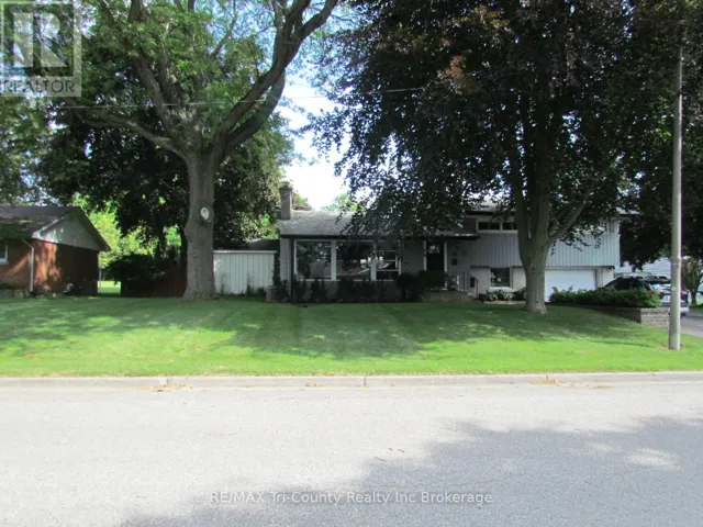 30 FAIRFIELD CRESCENT, Tillsonburg, Ontario N4G2B4
