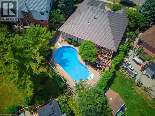 56 WINDRUSH Trail, Kitchener, Ontario N2P2A8