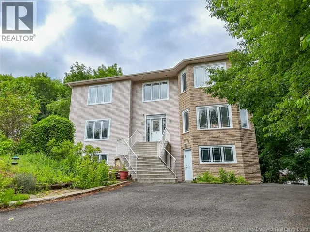 15 Gervais Court, Fredericton, New Brunswick E3C1L4