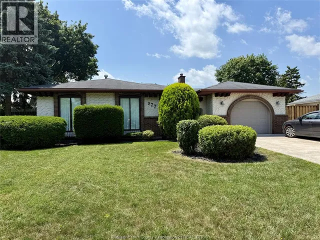 377 Fairway, St. Clair Beach, Ontario N8N2Y9