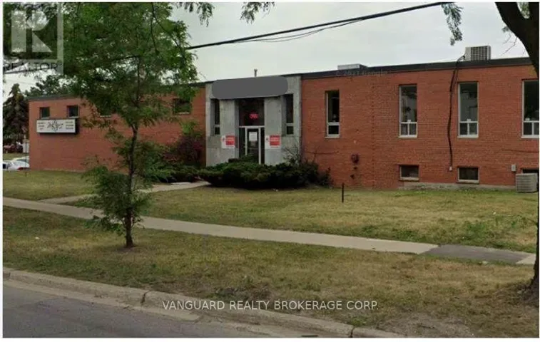 185 TORYORK DRIVE, Toronto (Humber Summit), Ontario M9L1X6