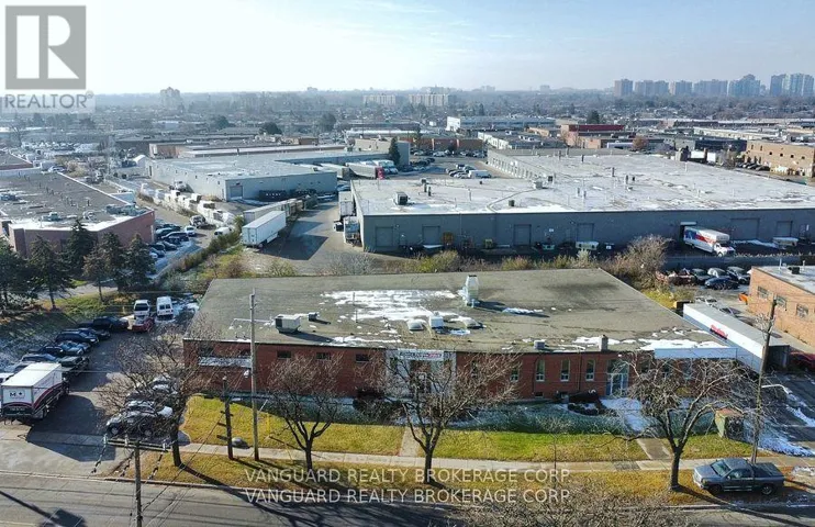 185 TORYORK DRIVE, Toronto (Humber Summit), Ontario M9L1X6
