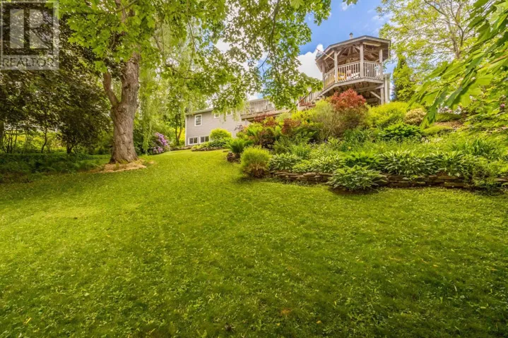 15 Grandview Drive, Wolfville, Nova Scotia B4P1W5