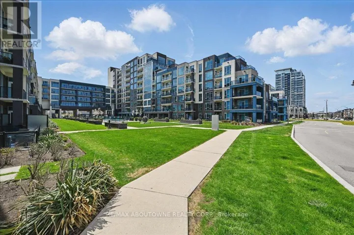 135 - 16 CONCORD PLACE, Grimsby (Grimsby Beach), Ontario L3M0J1