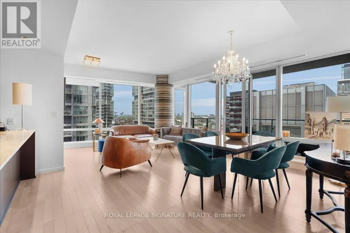 2105 - 180 UNIVERSITY AVENUE, Toronto (Bay Street Corridor), Ontario M5H0A2