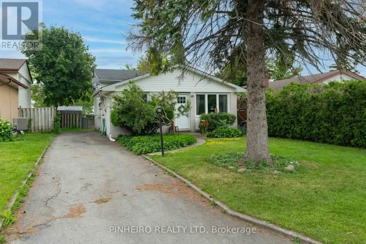 15 VILLENEUVE CRESCENT, London East (East I), Ontario N5V1M7