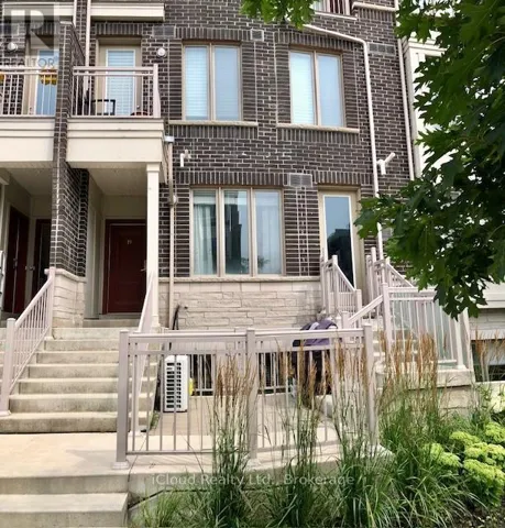 18 - 90 EASTWOOD PARK GARDENS, Toronto (Long Branch), Ontario M8W0B2