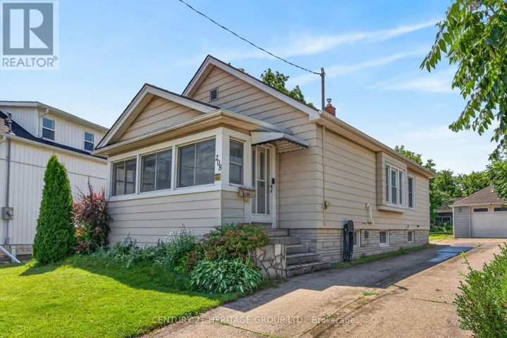208 CARLTON STREET, St. Catharines (Downtown), Ontario L2R1S6