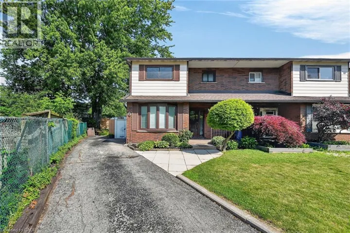 5 HUGO Court, Hamilton, Ontario L9C4Y8