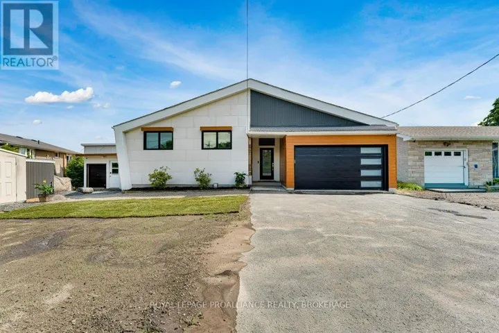 25 WILLOWBANK ROAD E, Front of Leeds & Seeleys Bay, Ontario K7G2V5