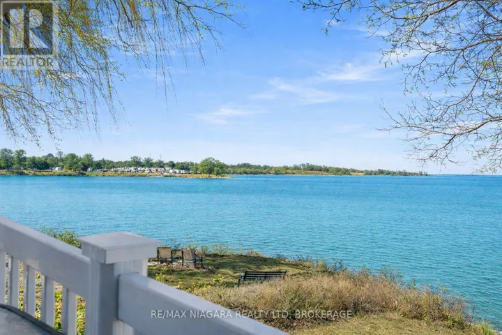 86 NEWPORT STREET, St. Catharines (Port Weller), Ontario L2M1P7