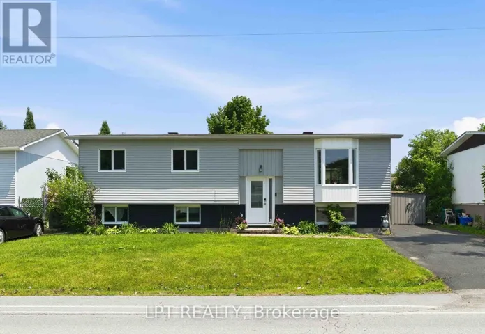 34 FRINGEWOOD DRIVE, Ottawa, Ontario K2S1V1
