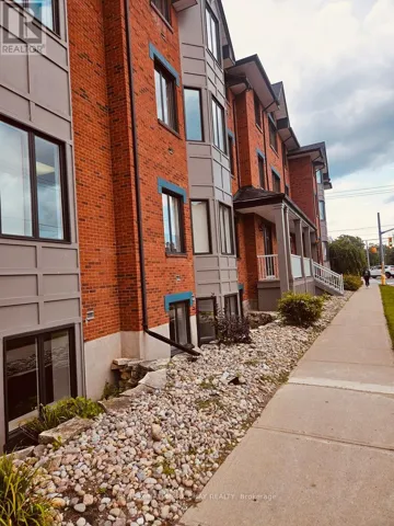 300 - 152 BAYFIELD STREET, Barrie (City Centre), Ontario L4M3B5