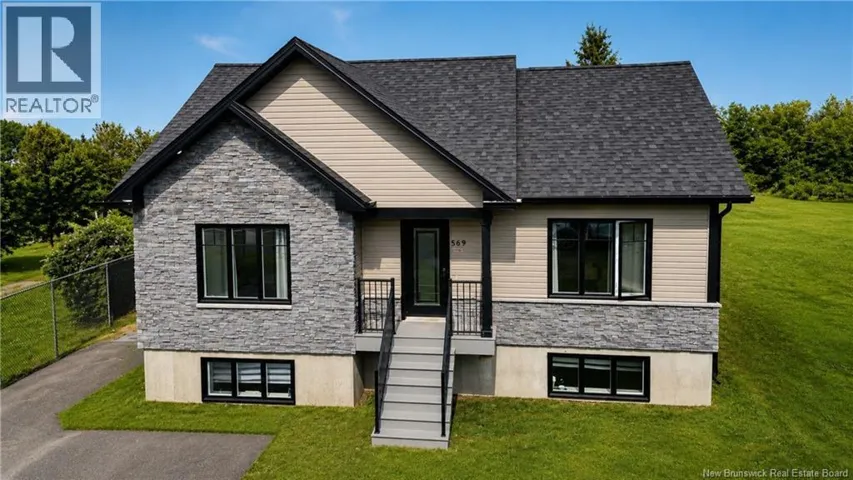 569 Rue Principale, Beresford, New Brunswick E8K1X6