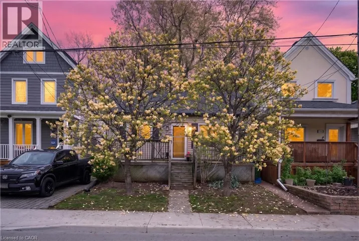 147 STRACHAN Street E, Hamilton, Ontario L8L3M7
