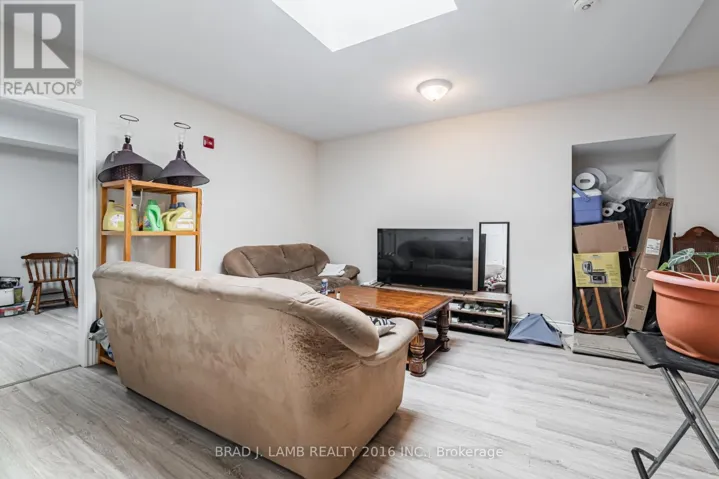 3 - 2904A DANFORTH AVENUE, Toronto (East End-Danforth), Ontario M4C1M1