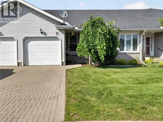 11 GARDEN Drive, Smithville, Ontario L0R2A0