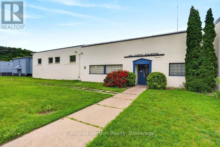 47 HEAD STREET, Hamilton (Dundas), Ontario L9H3H6