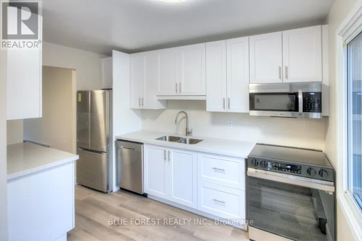 100 - 690 LITTLE GREY STREET, London East (East L), Ontario N5Z4M9
