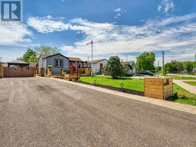 84 LINCOLN AVENUE, St. Catharines (Oakdale), Ontario L2P2C9