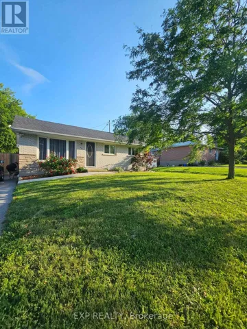 90 MORENZ CRESCENT, Kingston (Rideau), Ontario K7K2X3