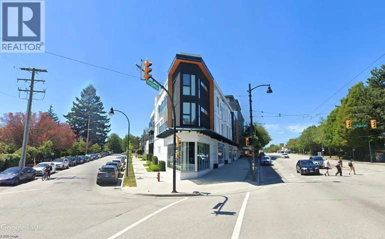 990 KINGSWAY, Vancouver, British Columbia V5V3C4