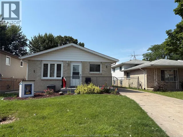 3295 Aurora, Windsor, Ontario N8R1Y9