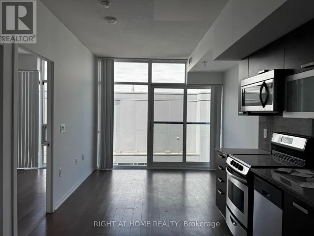 PH01E - 36 LISGAR STREET, Toronto (Little Portugal), Ontario M6J0C7