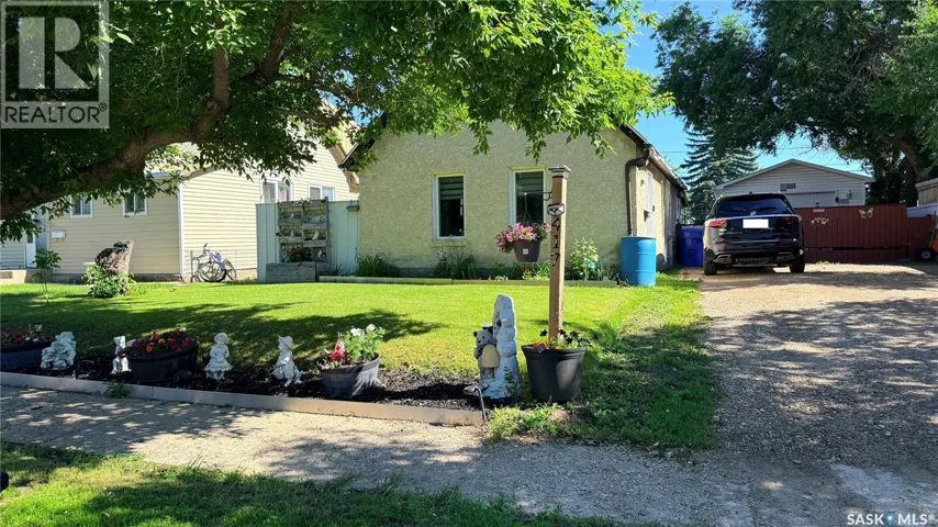 417 3rd STREET, Estevan, Saskatchewan S4A0P1