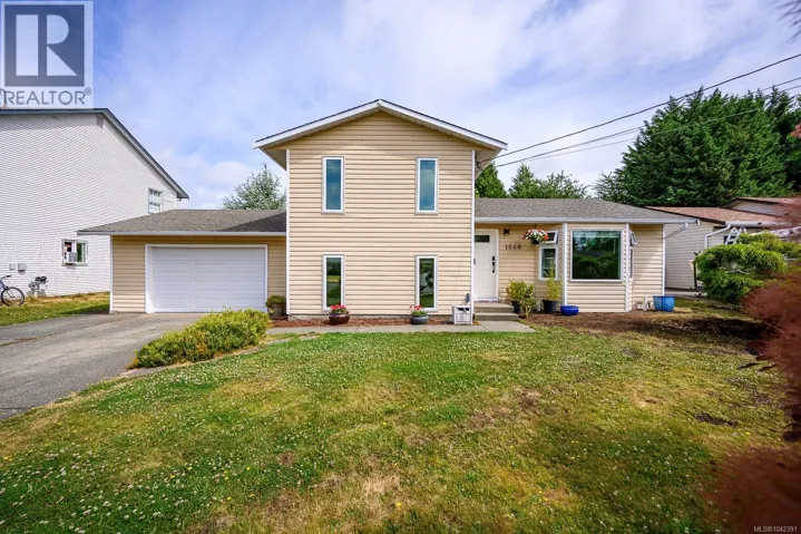 1646 Maquinna Ave, Comox, British Columbia V9M3L7