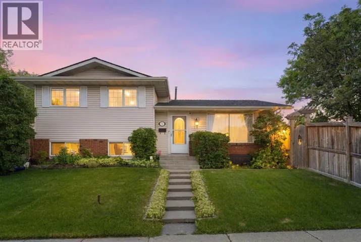 76 Pinebrook Close NE, Calgary, Alberta T1Y3X5