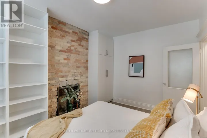 MAIN - 17 WADE AVENUE, Toronto (Dovercourt-Wallace Emerson-Junction), Ontario M6H1P4