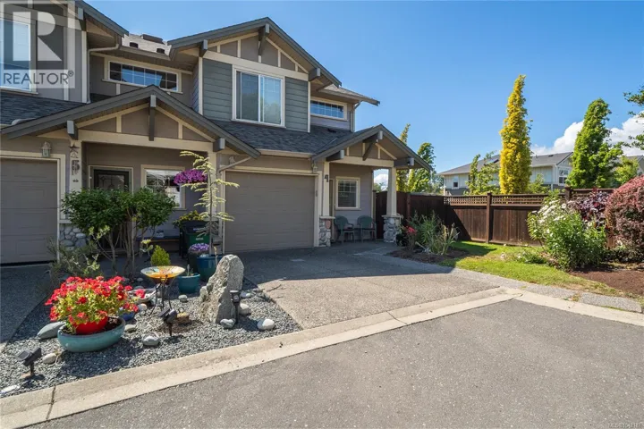 4 3338 Whittier Ave, Saanich, British Columbia V8Z3P9
