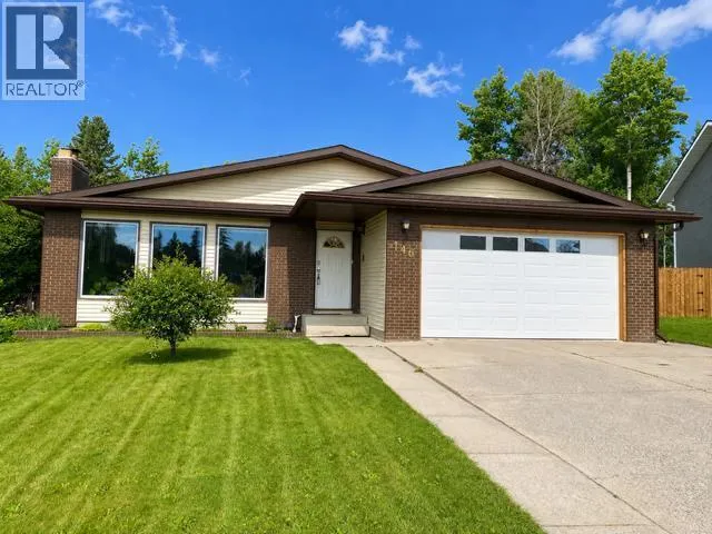 146 FULLER Place, Hinton, Alberta T7V1K3