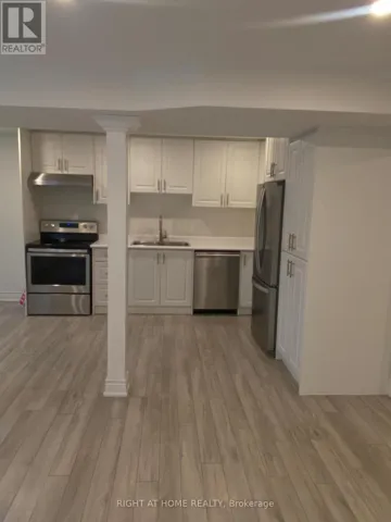 LOWER LEVEL - 22 RUFFLE LANE LANE N, Richmond Hill (Oak Ridges), Ontario L4E2V1
